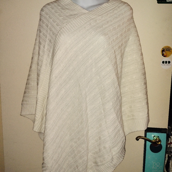 Shaw - Picture 3 of 5